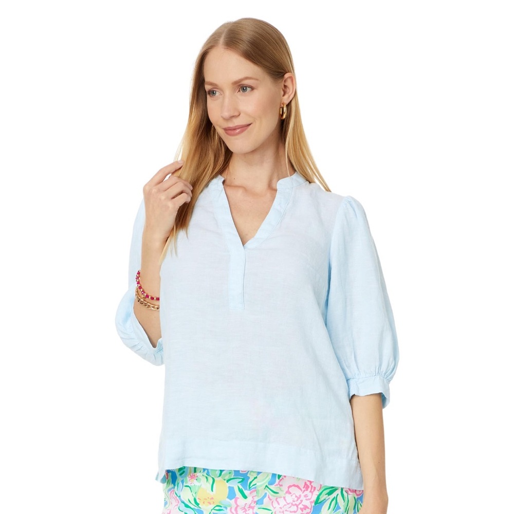 Light Blue V-Neck Hydra blue Mialeigh size 4 like new